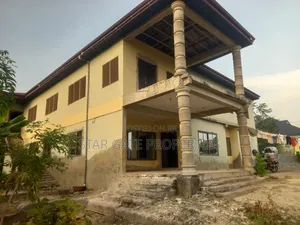 10bdrm House in Ejisu Abenase for sale