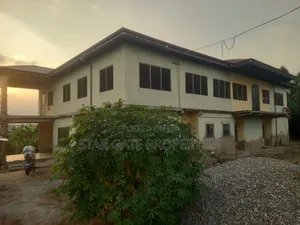 10bdrm House in Ejisu Abenase for sale