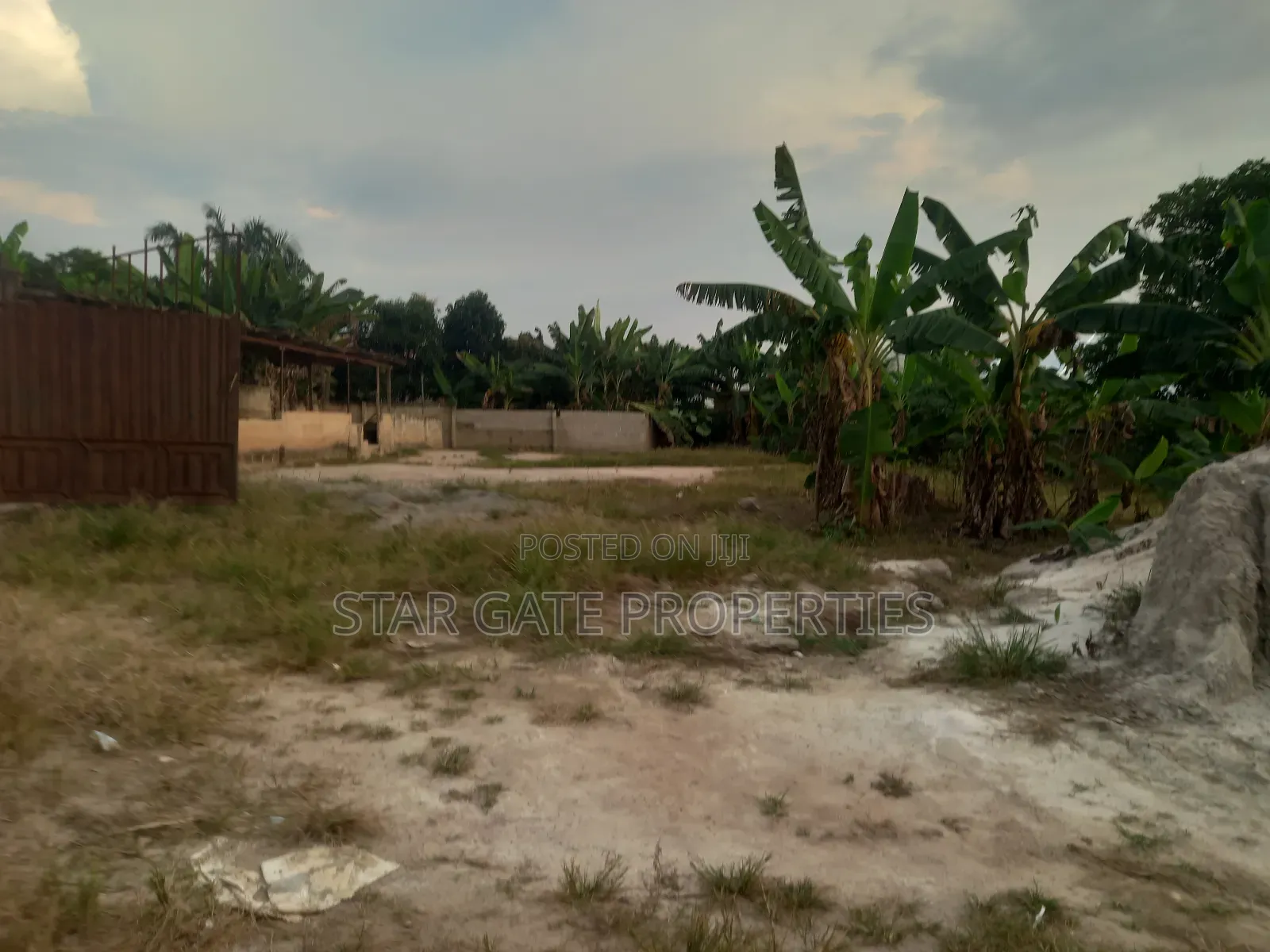 10bdrm House in Ejisu Abenase for sale