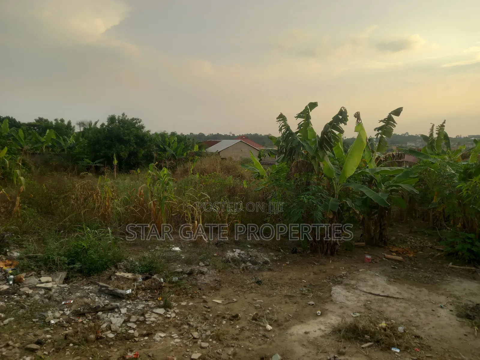 10bdrm House in Ejisu Abenase for sale