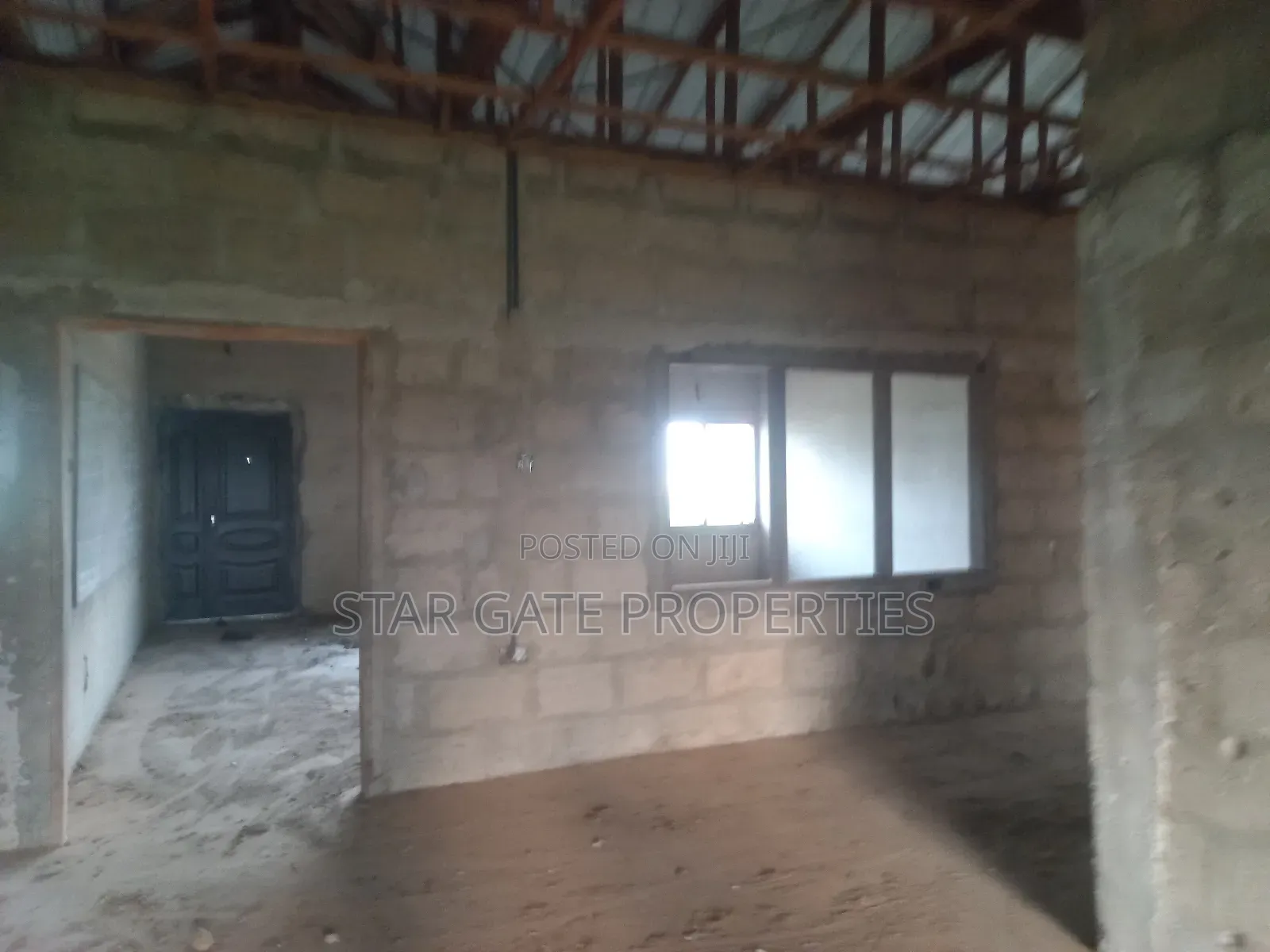 10bdrm House in Ejisu Abenase for sale