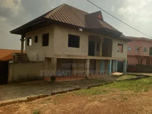 10bdrm House in Kwadaso Estate, Kumasi Metropolitan for sale