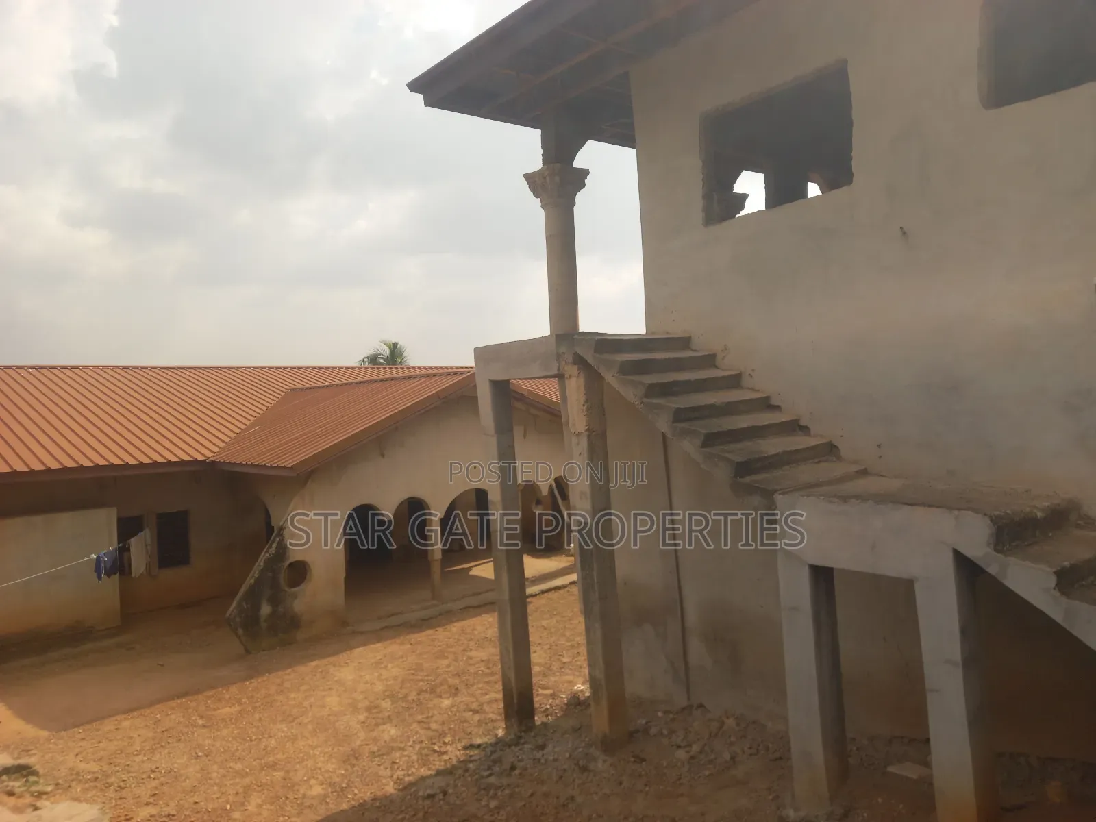 10bdrm House in Kwadaso Estate, Kumasi Metropolitan for sale