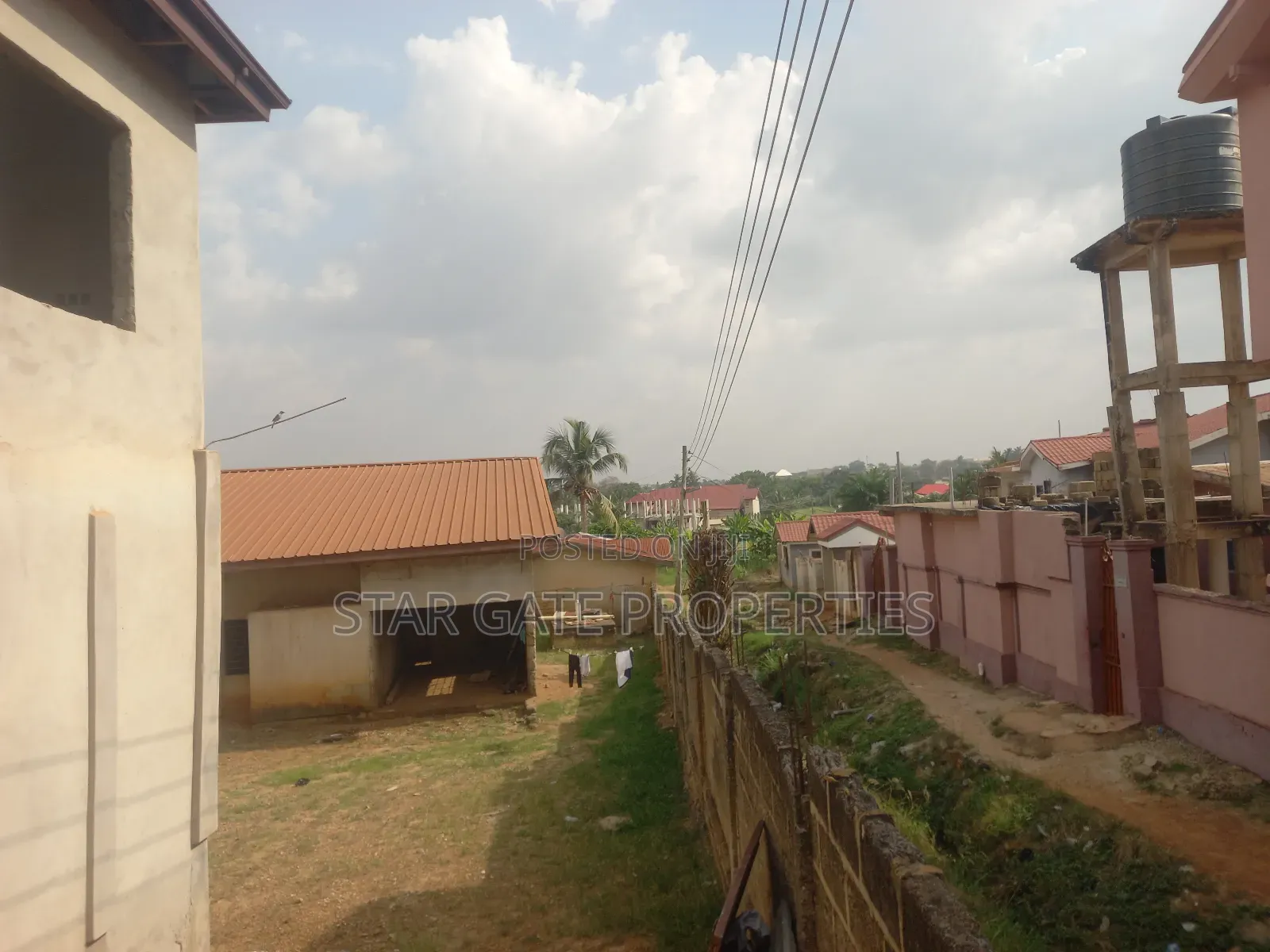 10bdrm House in Kwadaso Estate, Kumasi Metropolitan for sale