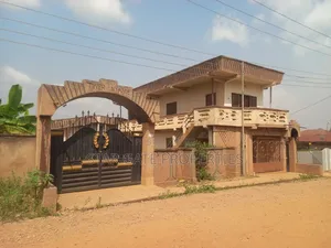 12bdrm House in Tanoso, Kumasi Metropolitan for sale