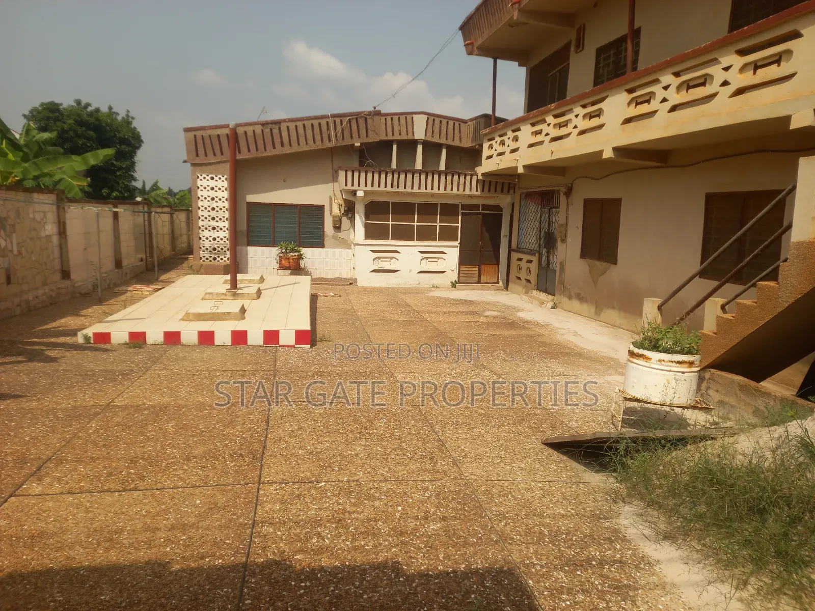 12bdrm House in Tanoso, Kumasi Metropolitan for sale
