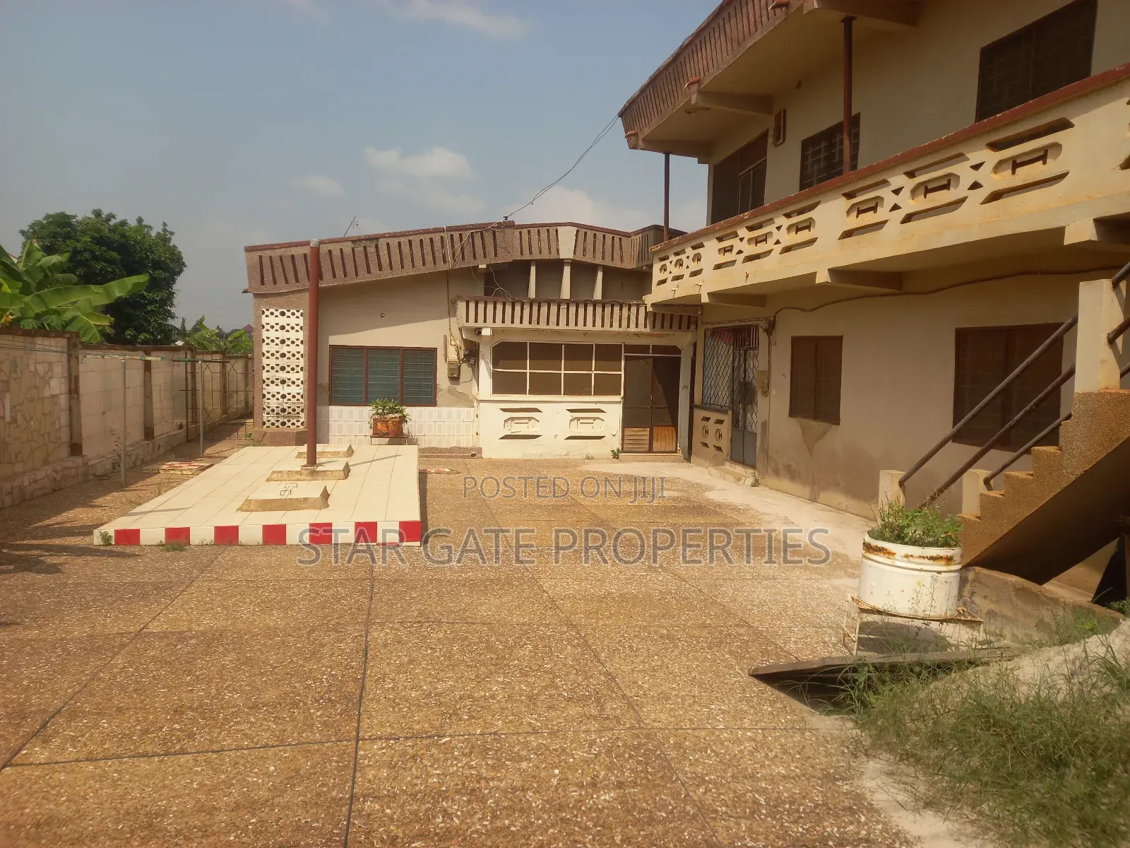 12bdrm House in Tanoso, Kumasi Metropolitan for sale