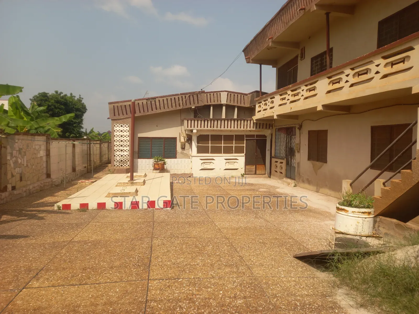 12bdrm House in Tanoso, Kumasi Metropolitan for sale