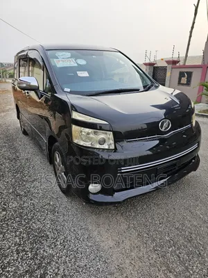 Toyota Voxy 2012 Black