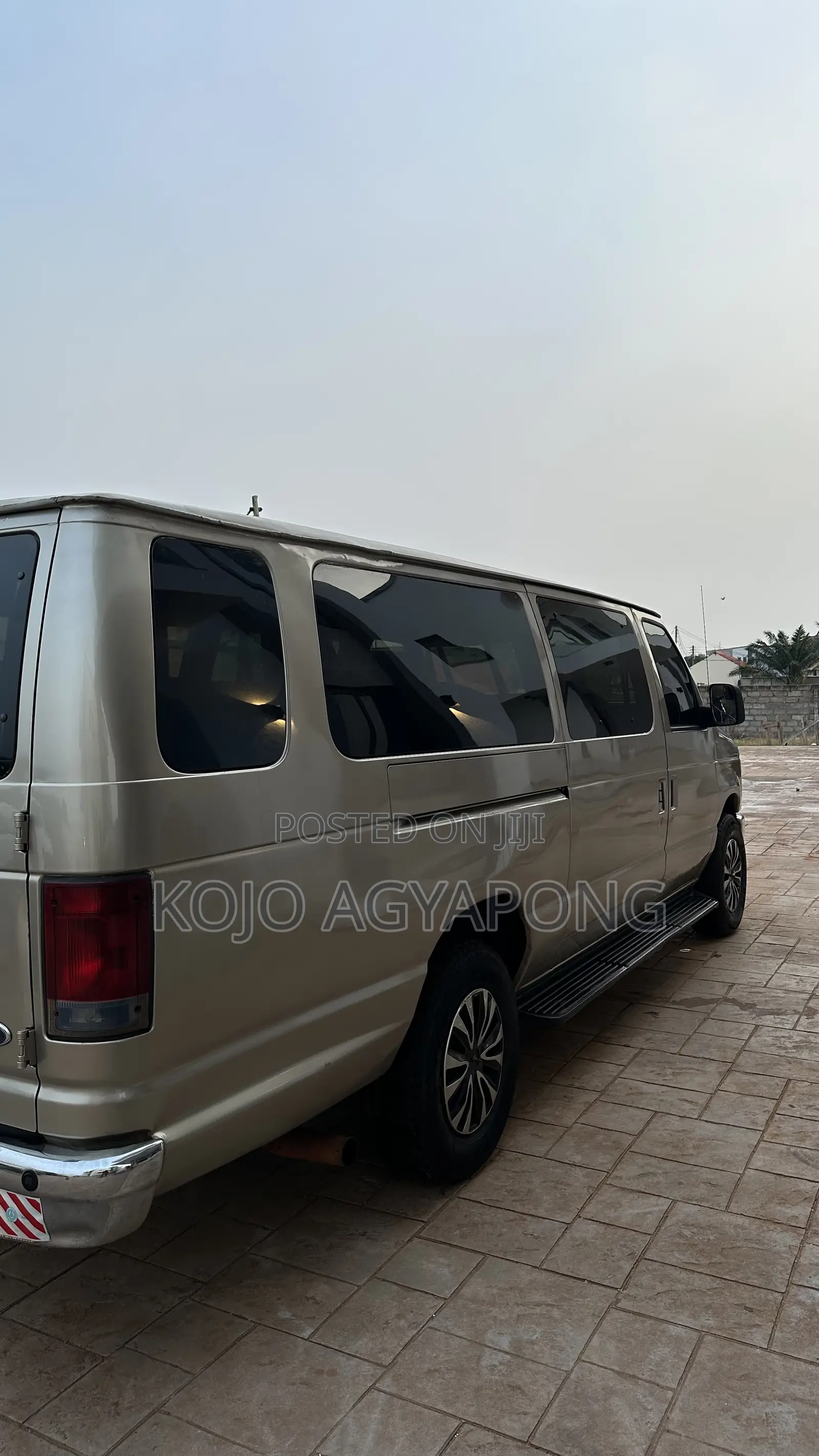 Car Rental Ford E350 15 Passengers