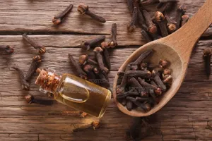 Clove Essential Oils