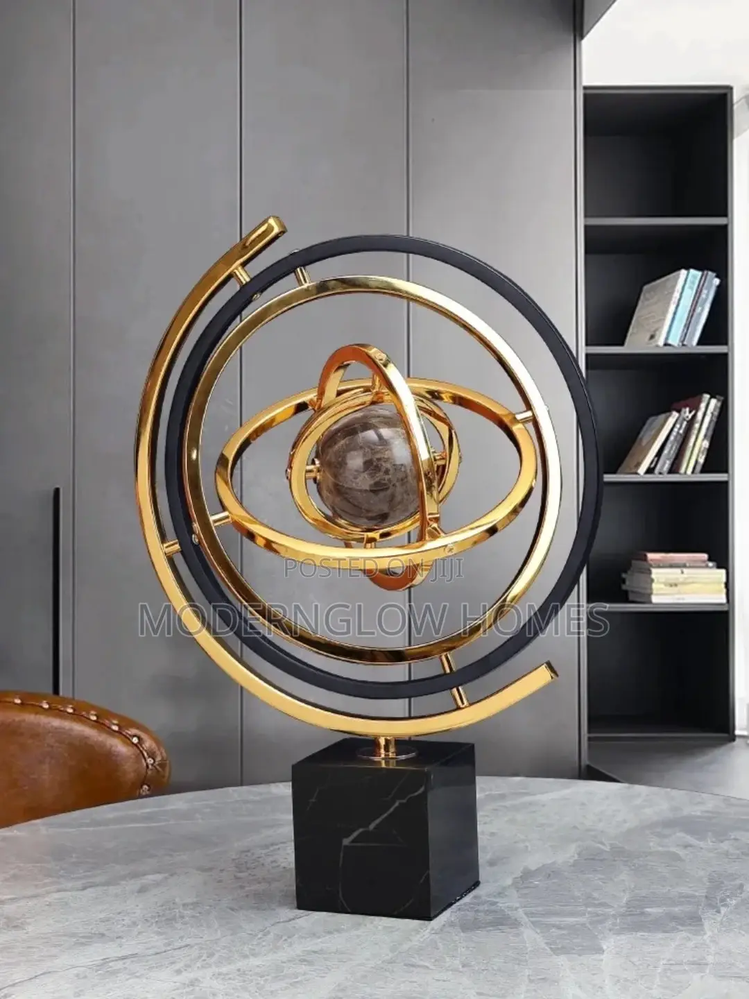 360 Rotating Globe