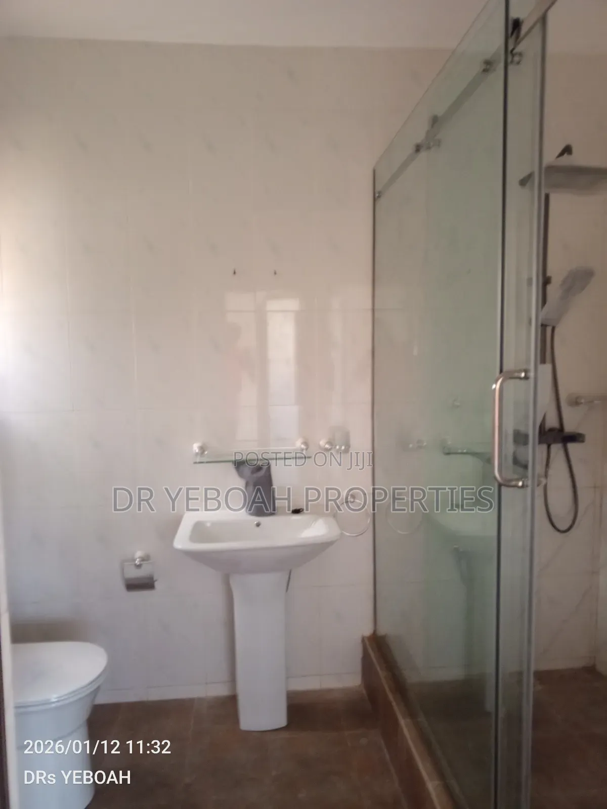 4bdrm House in Spintex:- 4 Bedrooms for rent