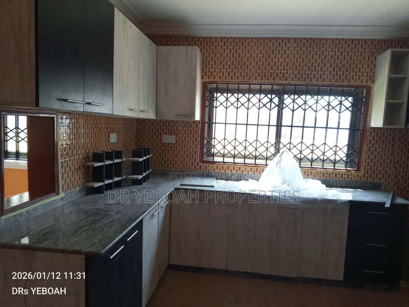 4bdrm House in Spintex:- 4 Bedrooms for rent