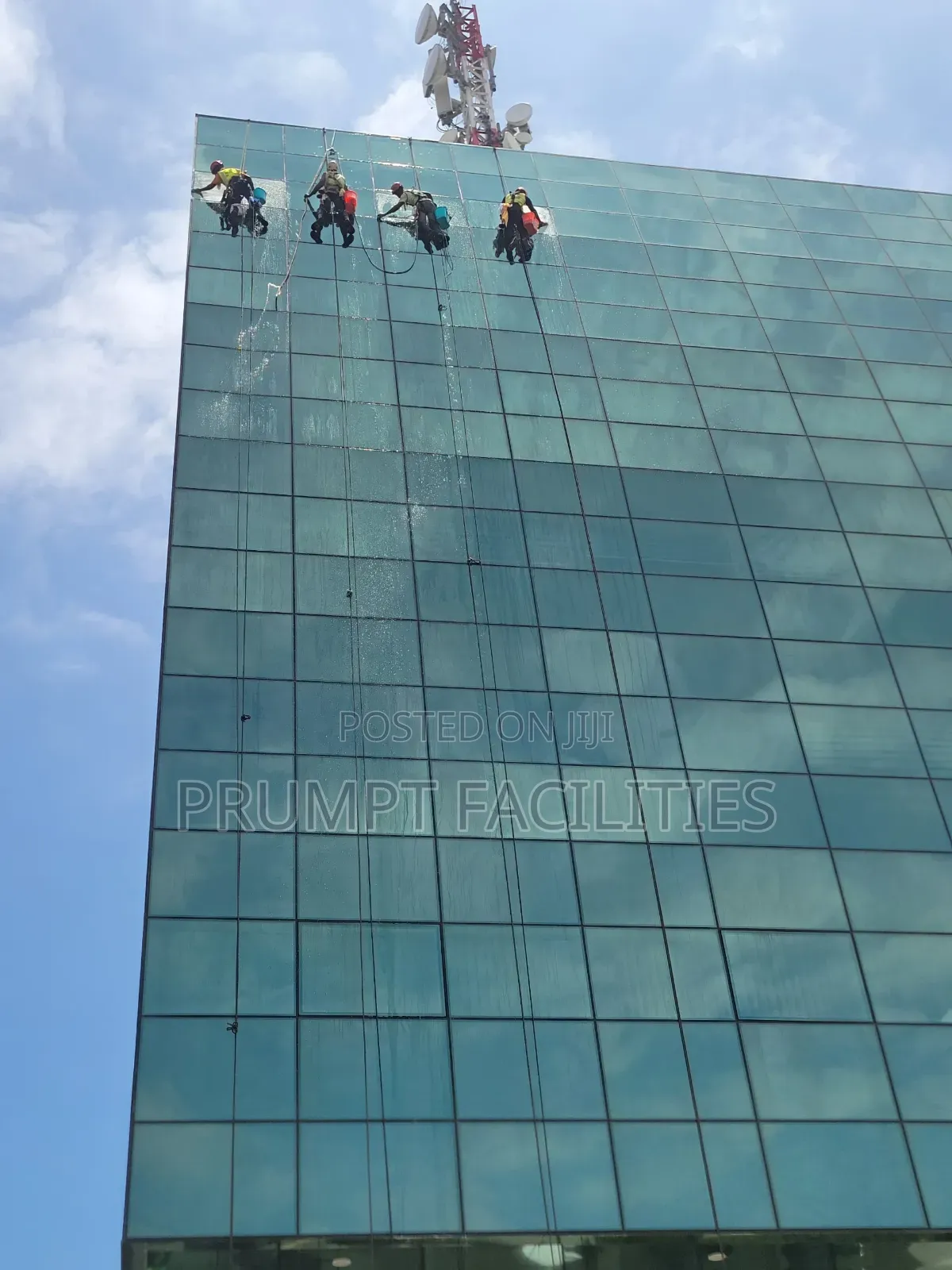 Facade or Front Glass Cleaning