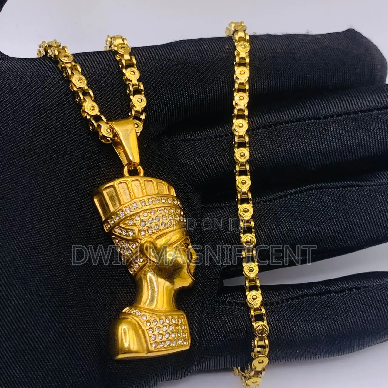 Quality Fashionable Stainless Necklace/ Chains