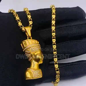 Quality Fashionable Stainless Necklace/ Chains