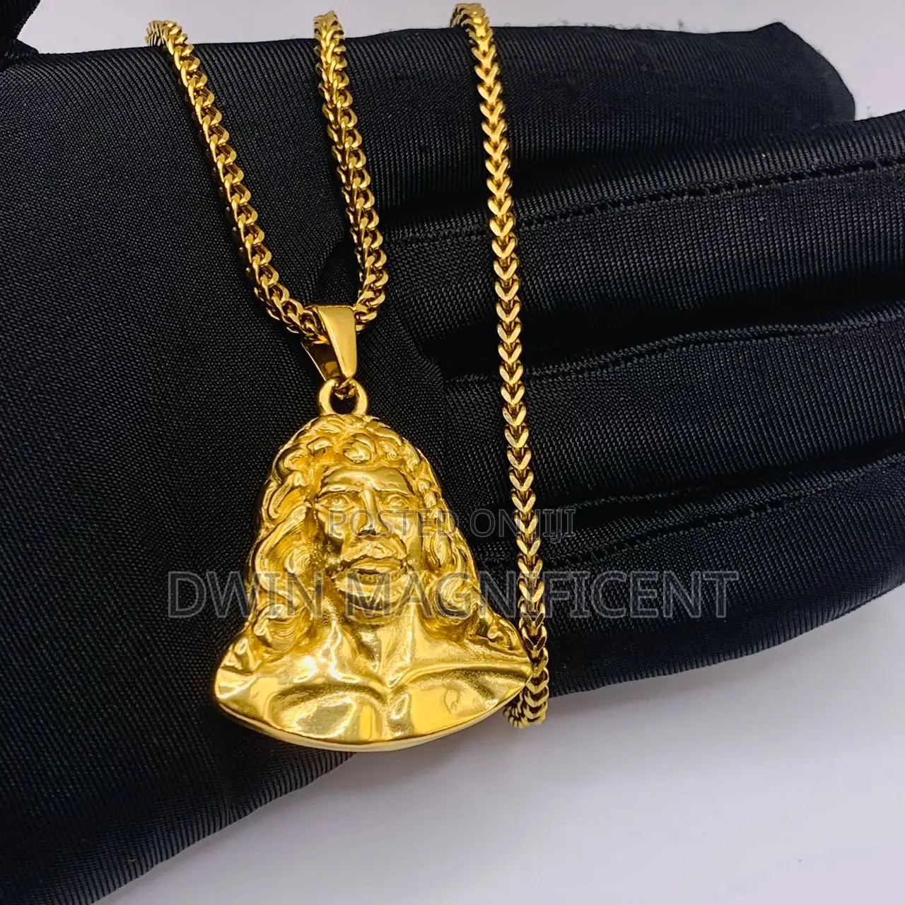 Quality Fashionable Stainless Necklace/ Chains