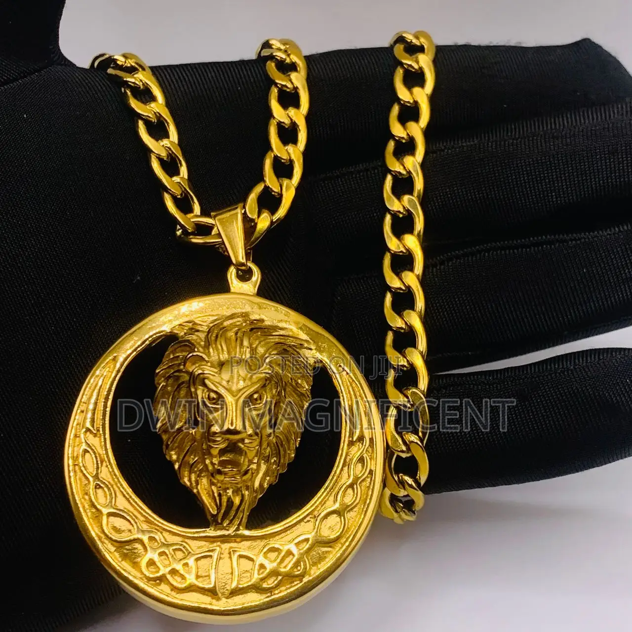 Quality Fashionable Stainless Necklace/ Chains