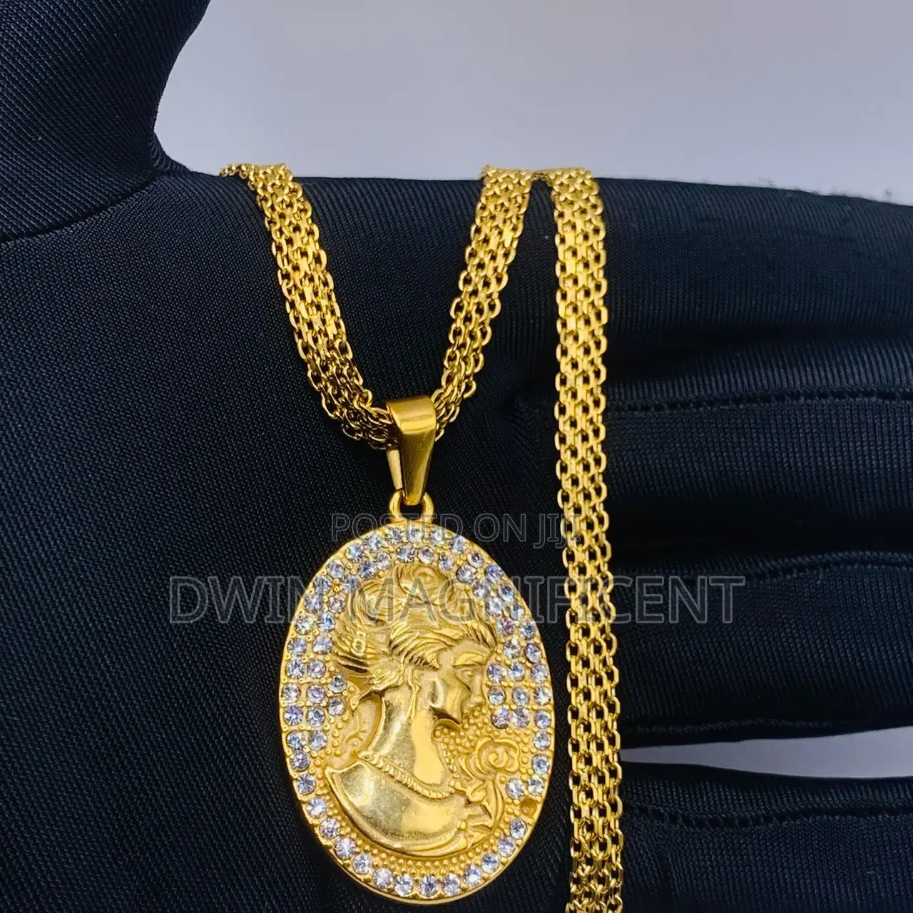 Quality Fashionable Stainless Necklace/ Chains