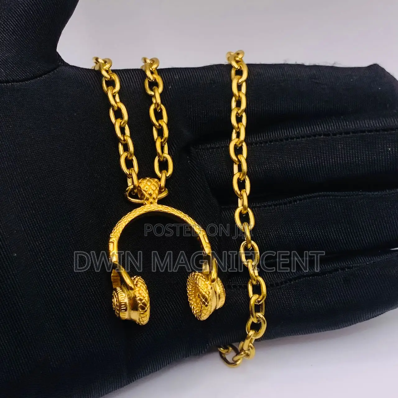 Quality Fashionable Stainless Necklace/ Chains
