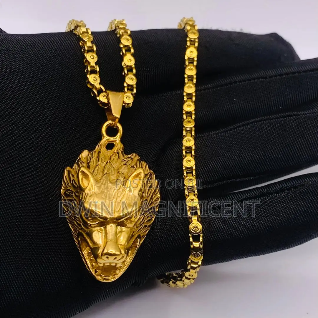 Quality Fashionable Stainless Necklace/ Chains