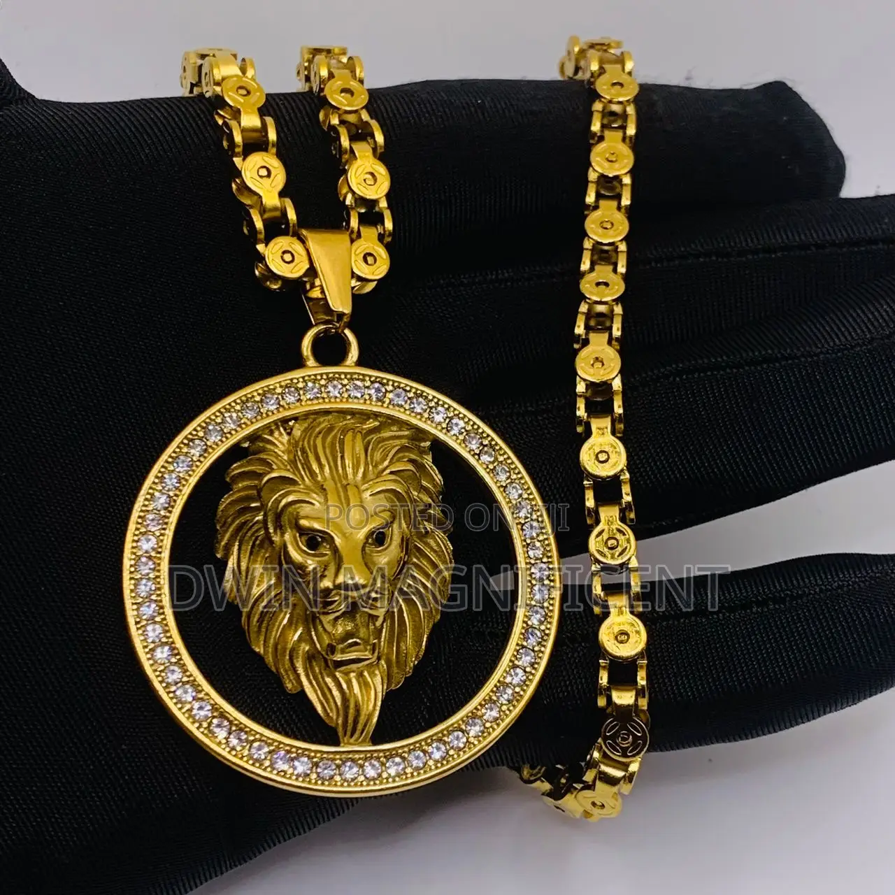 Quality Fashionable Stainless Necklace/ Chains