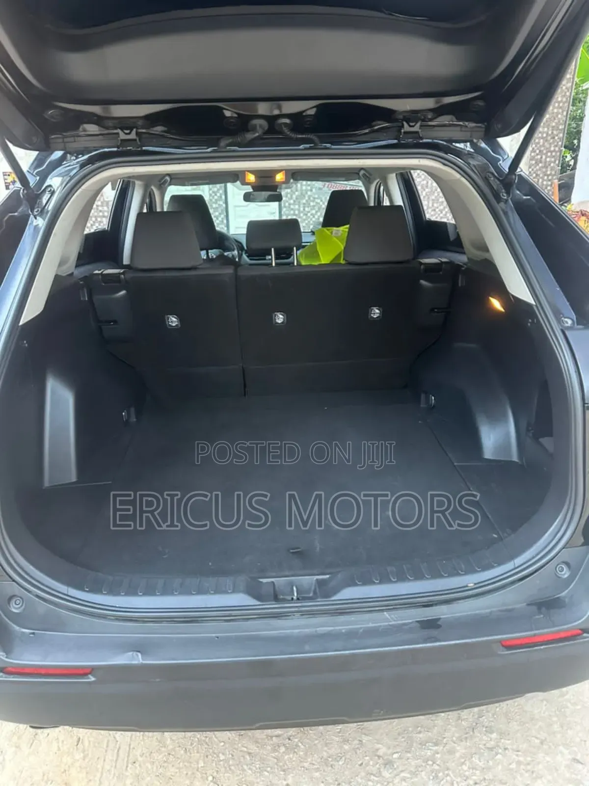 Toyota RAV4 LE AWD 2020 Black