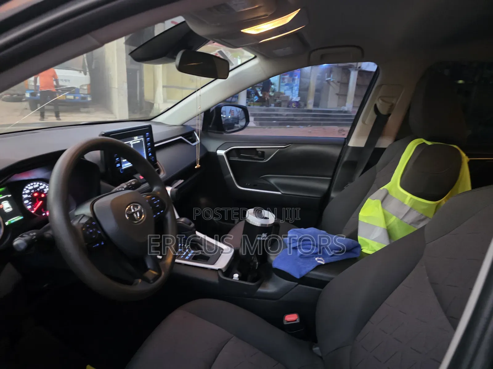 Toyota RAV4 LE AWD 2020 Black