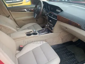 Mercedes-Benz C250 2014 Red