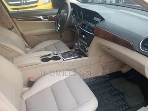 Mercedes-Benz C250 2014 Red