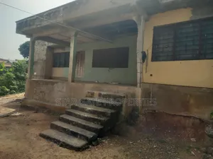 5bdrm House in Atimatim, Kumasi Metropolitan for sale