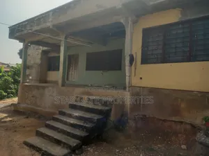 5bdrm House in Atimatim, Kumasi Metropolitan for sale