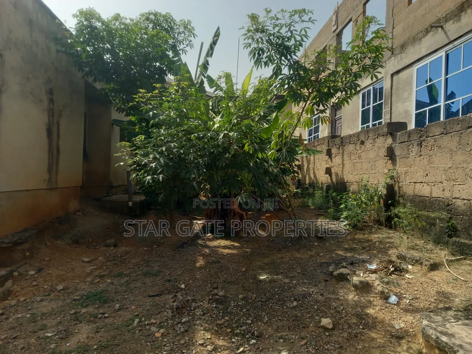 5bdrm House in Atimatim, Kumasi Metropolitan for sale