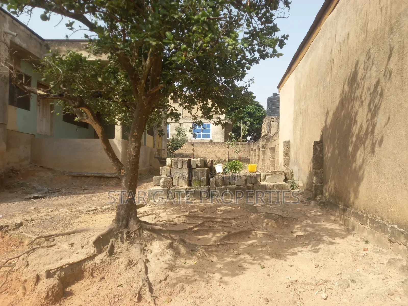 5bdrm House in Atimatim, Kumasi Metropolitan for sale