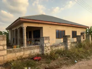 3bdrm House in Ejisu Asotwe for sale