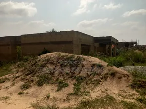 6bdrm House In Kenyasi/Fawoade Road, Kumasi Metropolitan For Sale