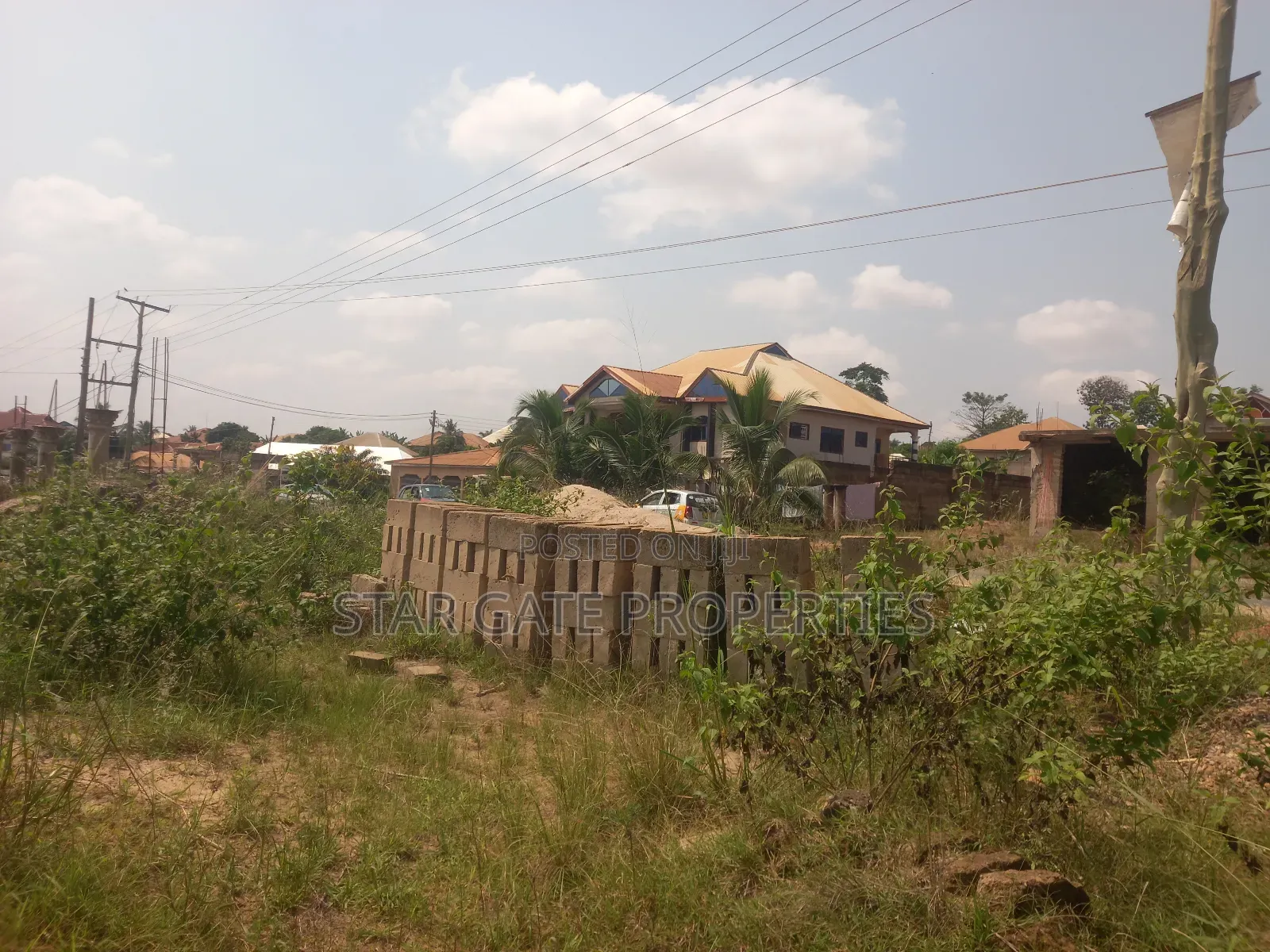 6bdrm House In Kenyasi/Fawoade Road, Kumasi Metropolitan For Sale