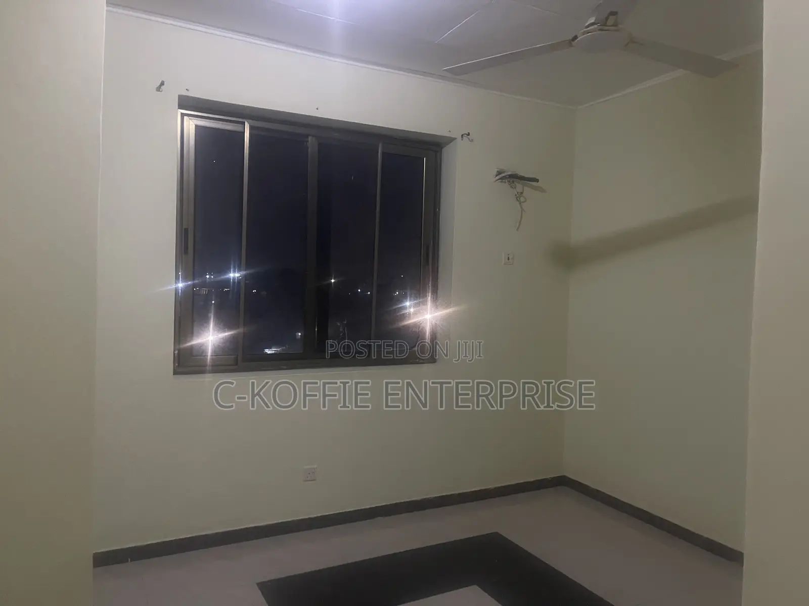 1500 SQM Warehouse With Offices at Circle for Rent