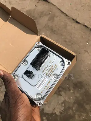 Mercedes Benzc300 W205 Headlight Charger