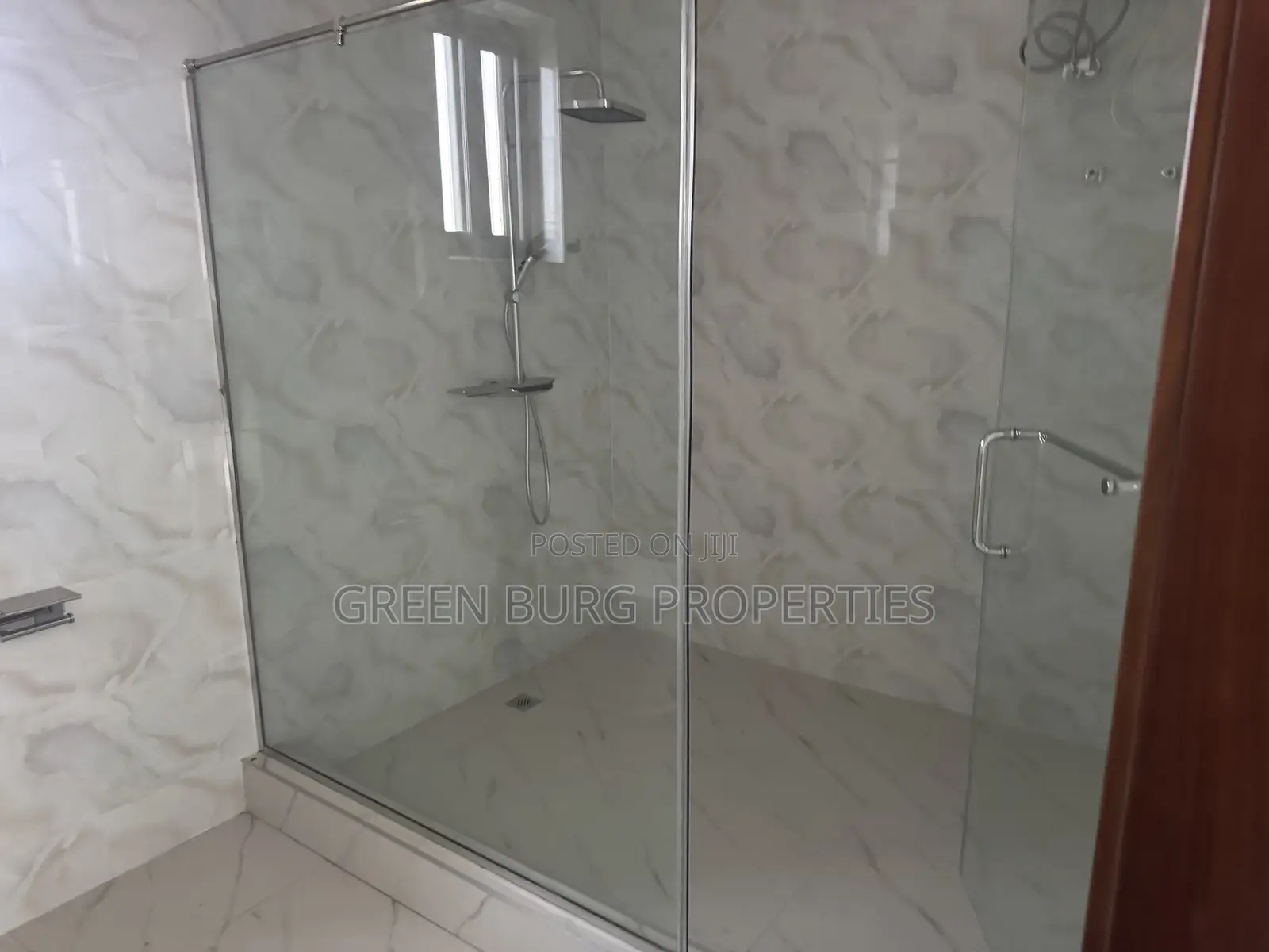5bdrm House in East Legon for rent