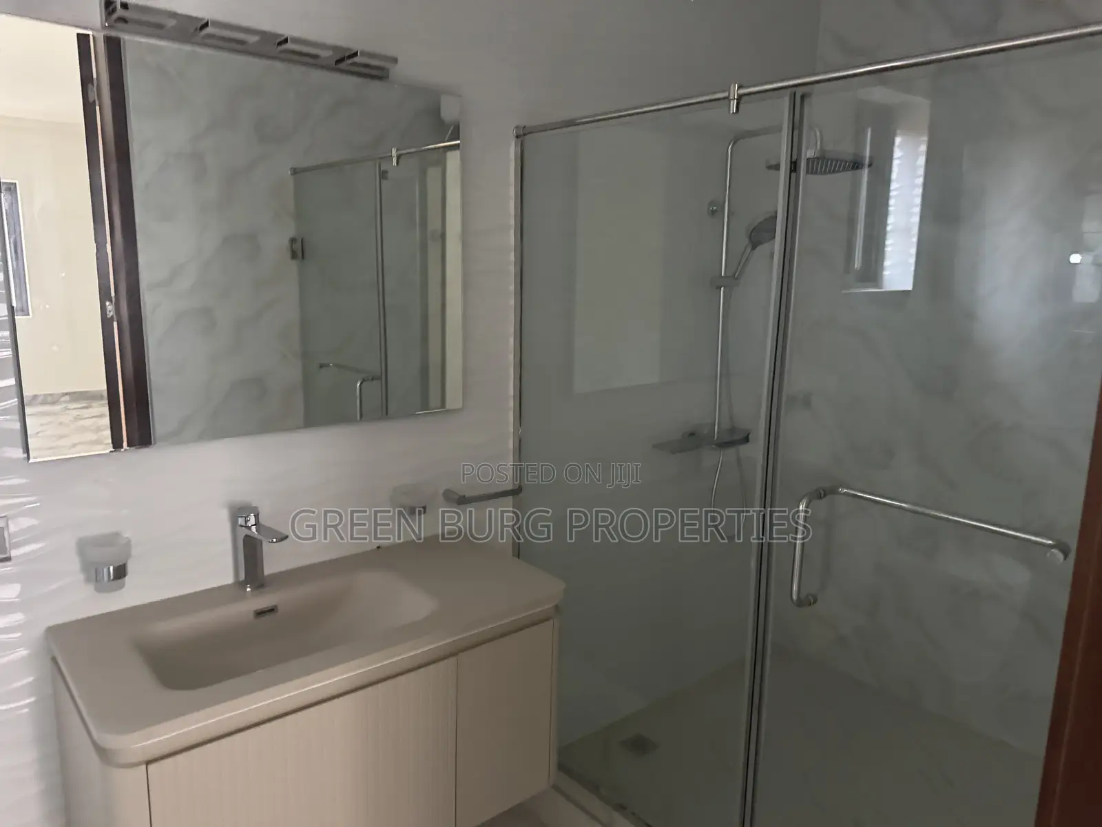 5bdrm House in East Legon for rent