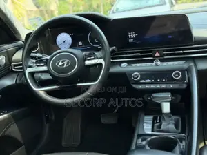 Hyundai Elantra Limited 2023 Black