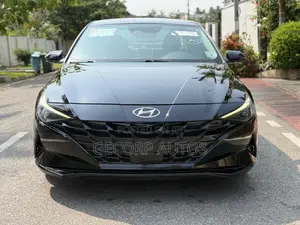 Hyundai Elantra Limited 2023 Black