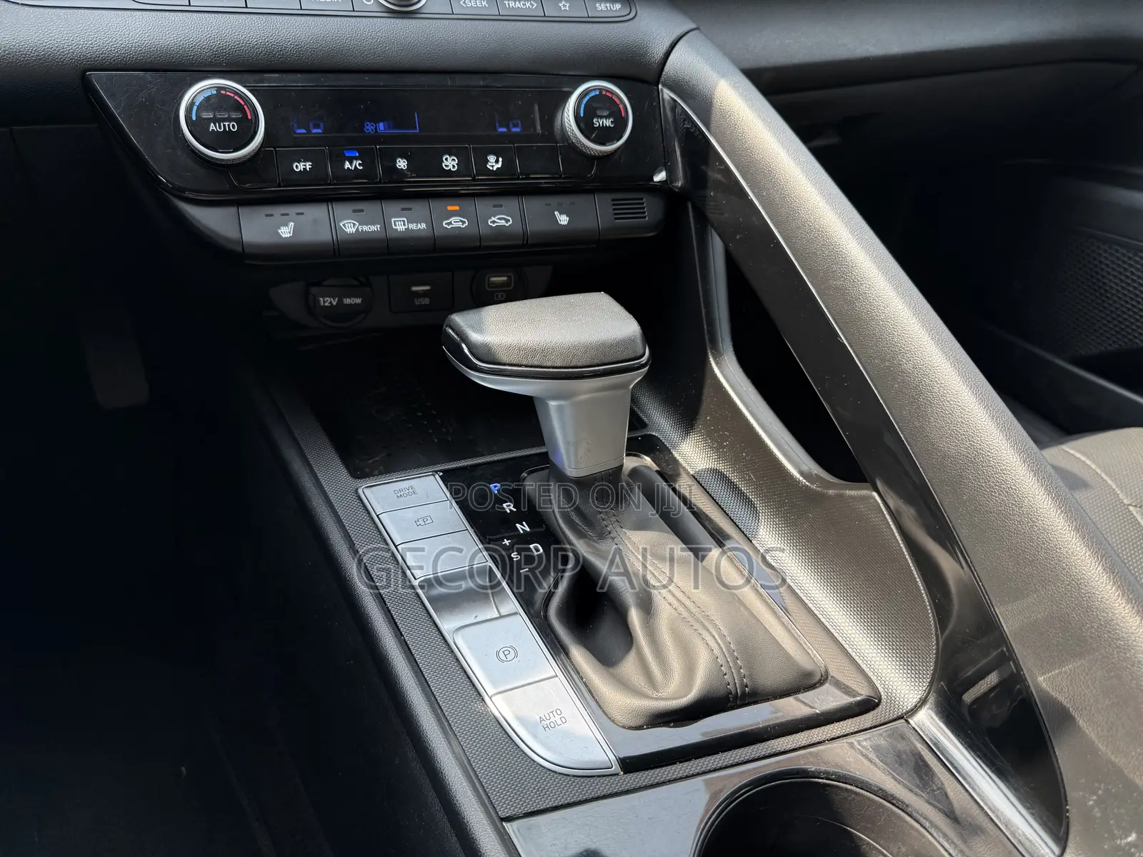 Hyundai Elantra Limited 2023 Black