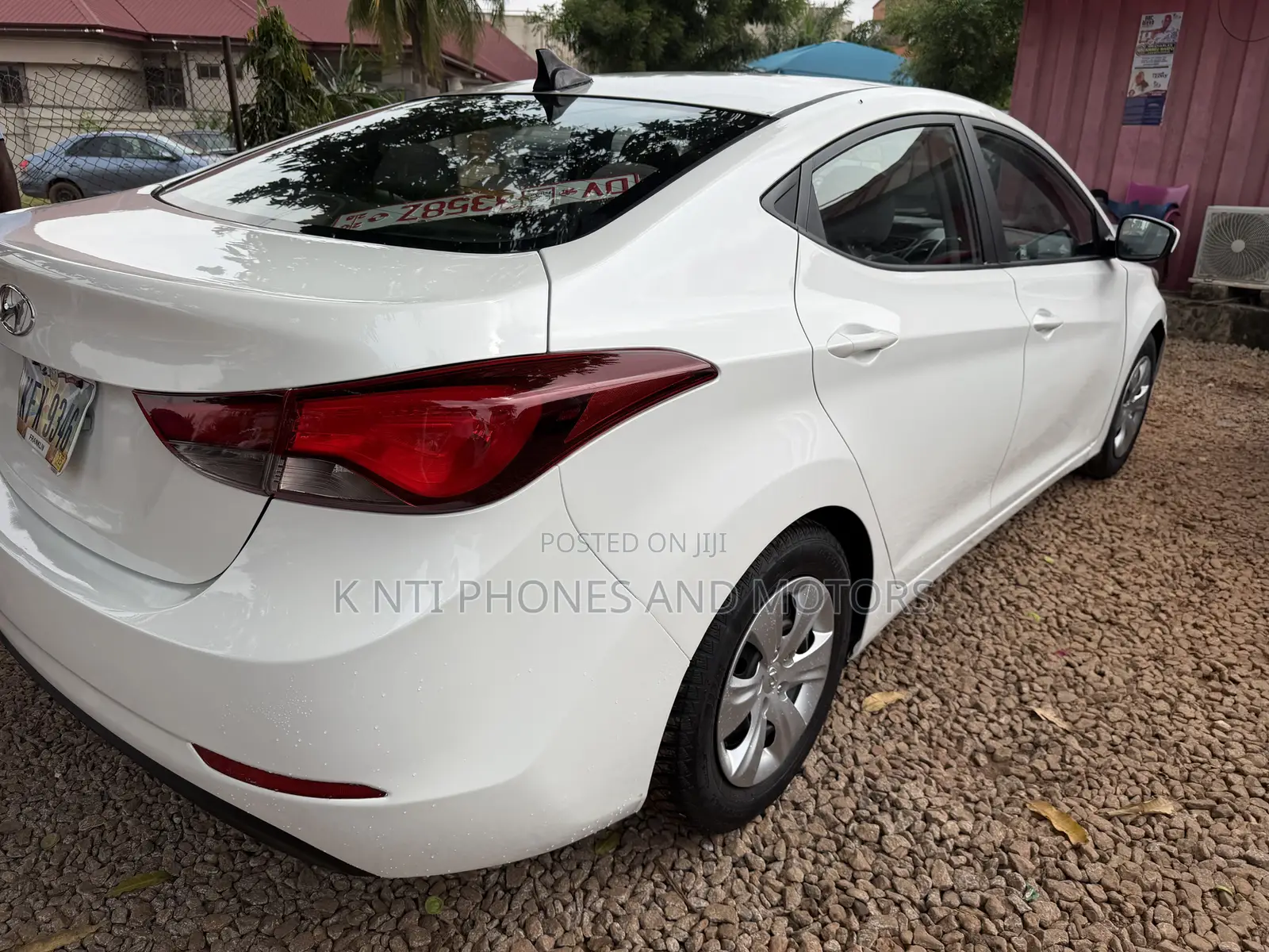 Hyundai Elantra SE Sedan FWD (1.8L 4cyl 6A) 2016 White