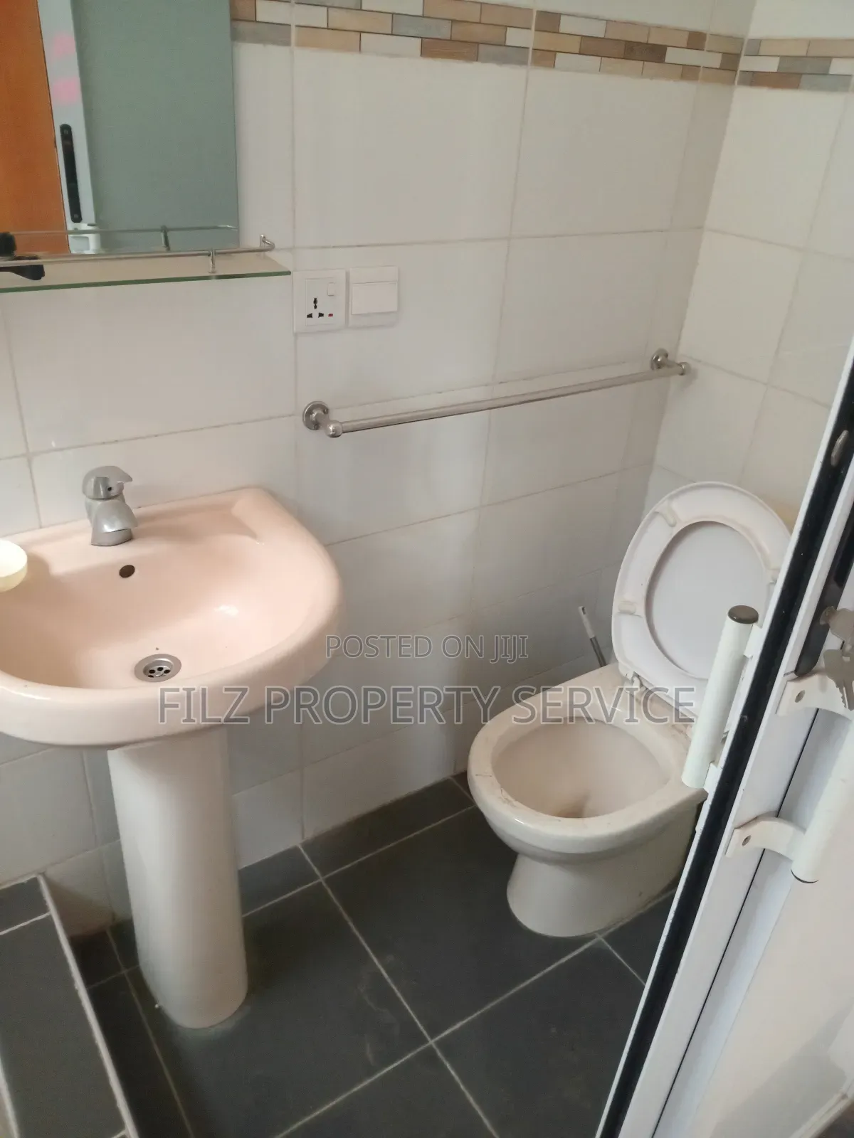 4bdrm House in Emefs Estate Afieya, Tema Metropolitan for rent