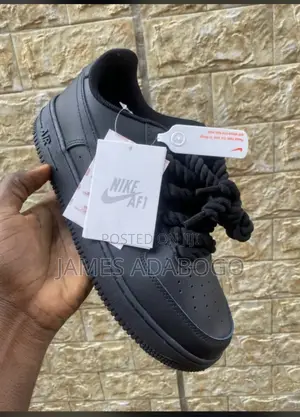 De Highest Sneakers