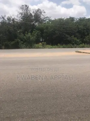 Plot of Land at Santasi Pakyi Main Road Is on Sales