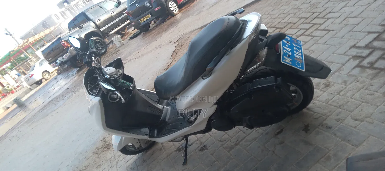 Yamaha Majesty 2017 White
